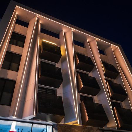 Raam Luxury Suites Larnaca Ngoại thất bức ảnh