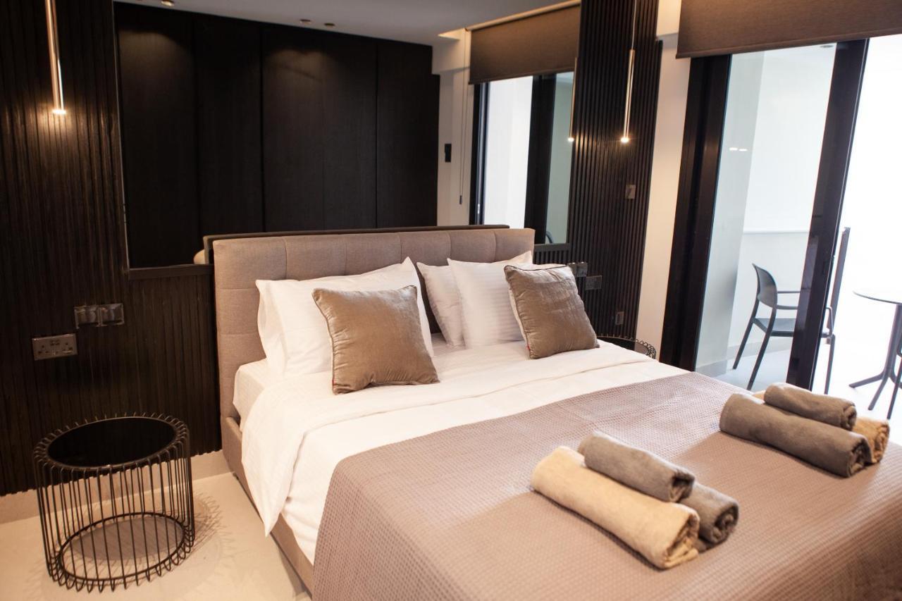 Raam Luxury Suites Larnaca Ngoại thất bức ảnh