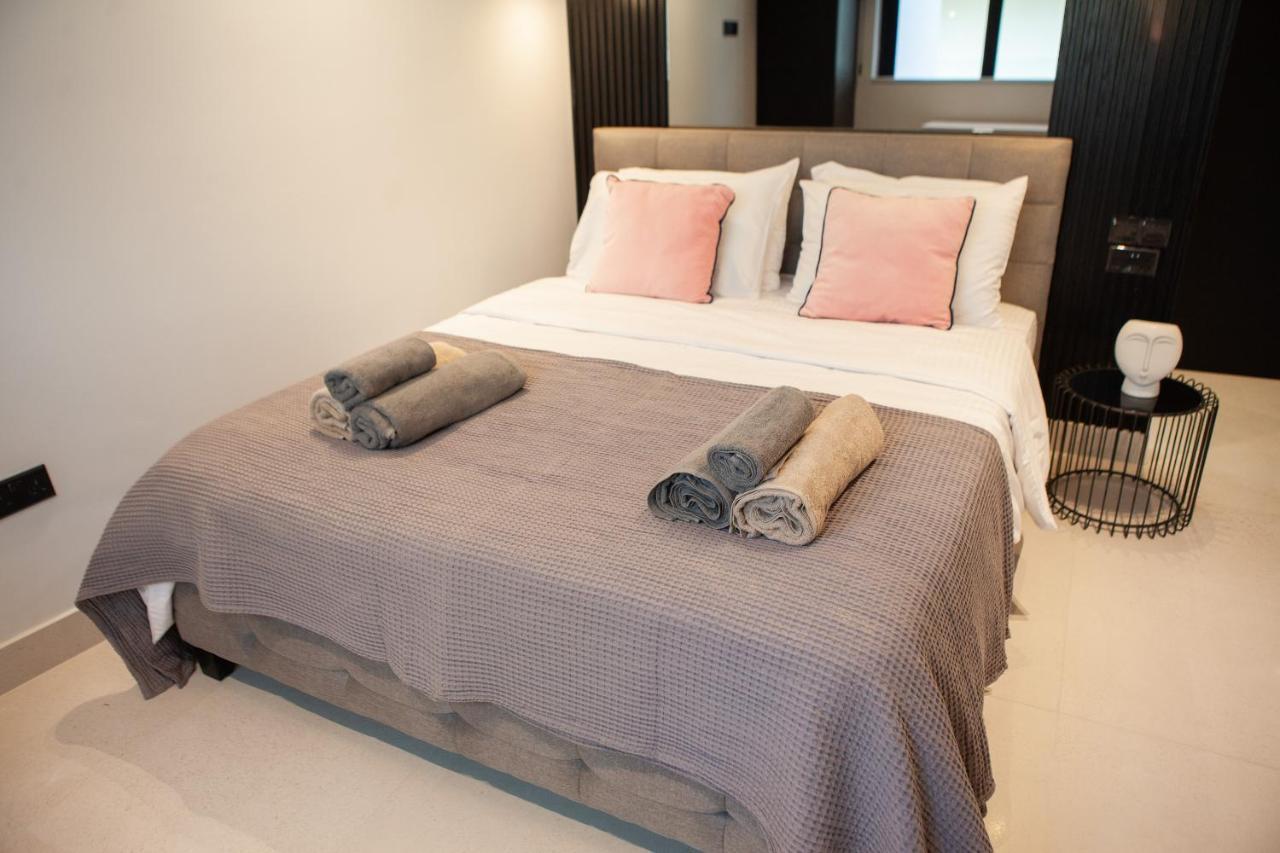 Raam Luxury Suites Larnaca Ngoại thất bức ảnh