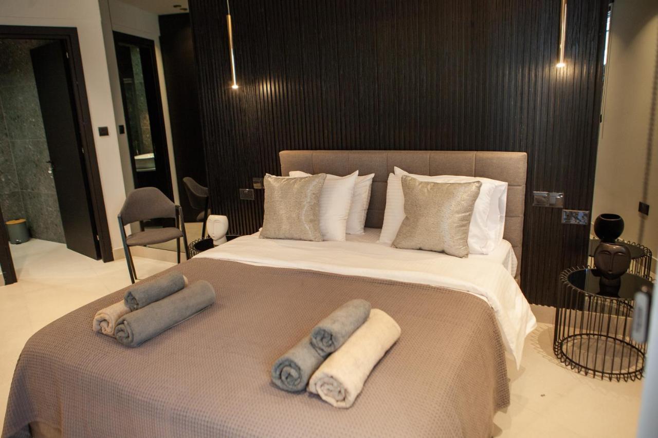 Raam Luxury Suites Larnaca Ngoại thất bức ảnh