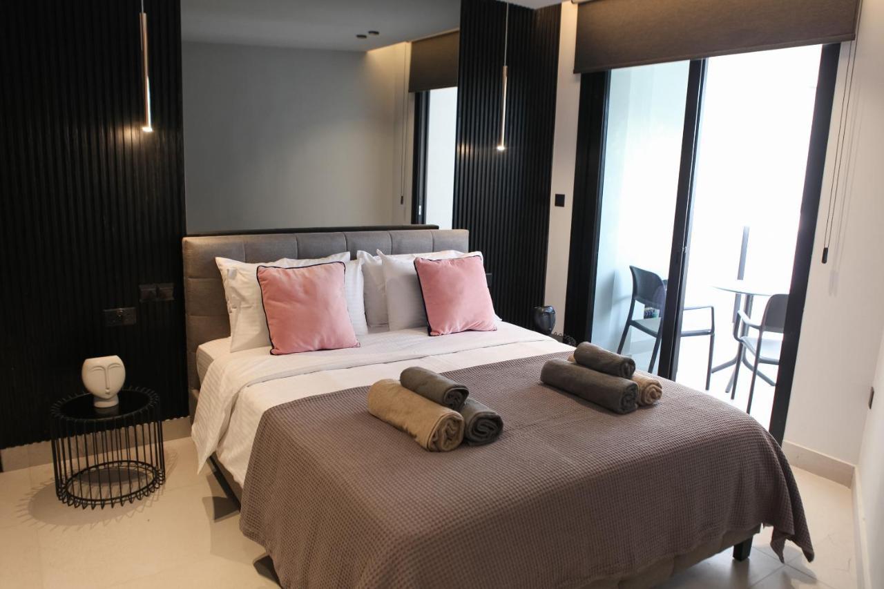 Raam Luxury Suites Larnaca Ngoại thất bức ảnh