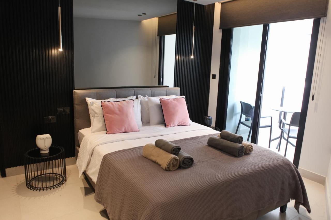 Raam Luxury Suites Larnaca Ngoại thất bức ảnh