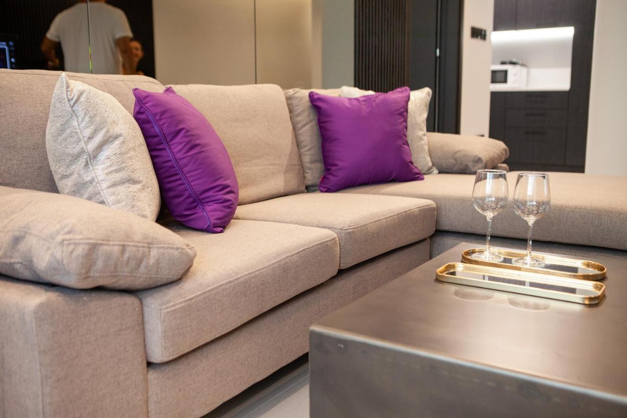 Raam Luxury Suites Larnaca Ngoại thất bức ảnh