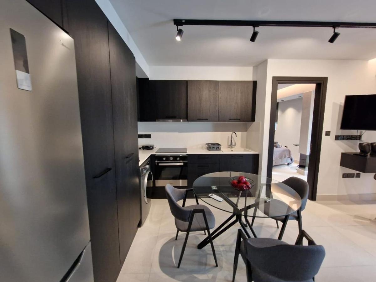Raam Luxury Suites Larnaca Ngoại thất bức ảnh