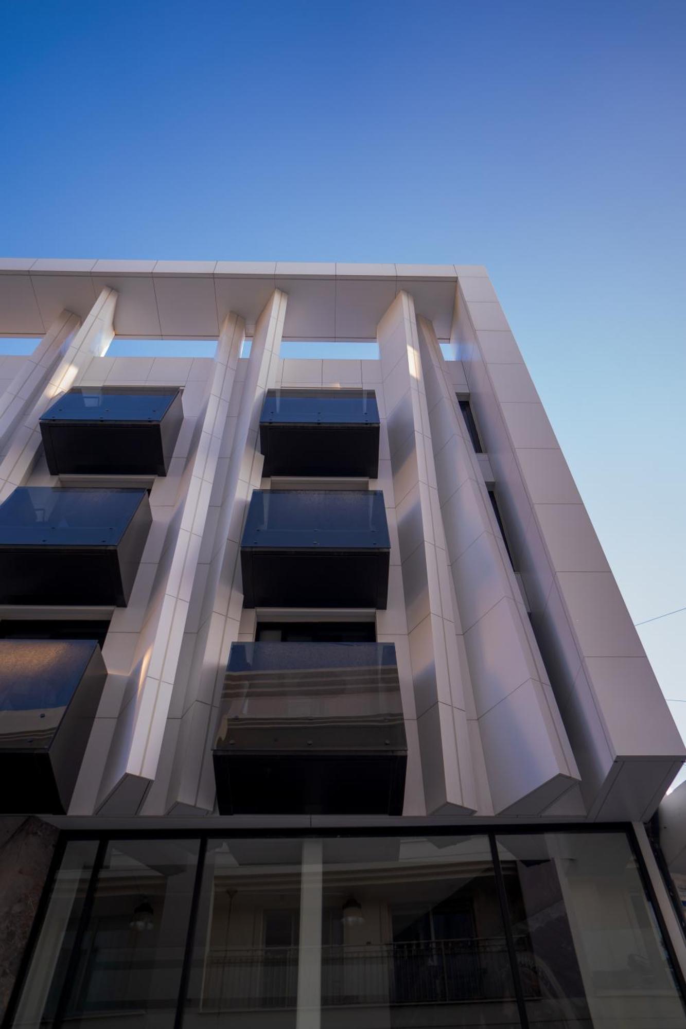 Raam Luxury Suites Larnaca Ngoại thất bức ảnh